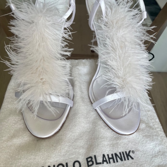 Manolo Blahnik Sexy (Like Sex in the City) Feather White Satin Strappy Sandals - Picture 5 of 10